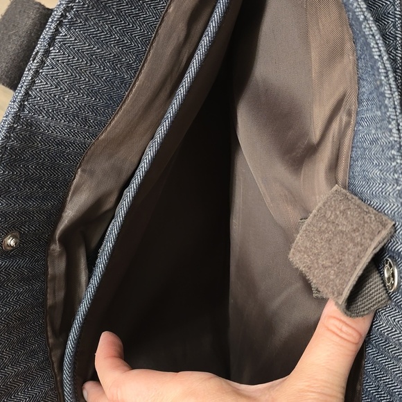 THIRTY-ONE Suite Success Tote in Navy Tweed with Brown Accents - Picture 6 of 17